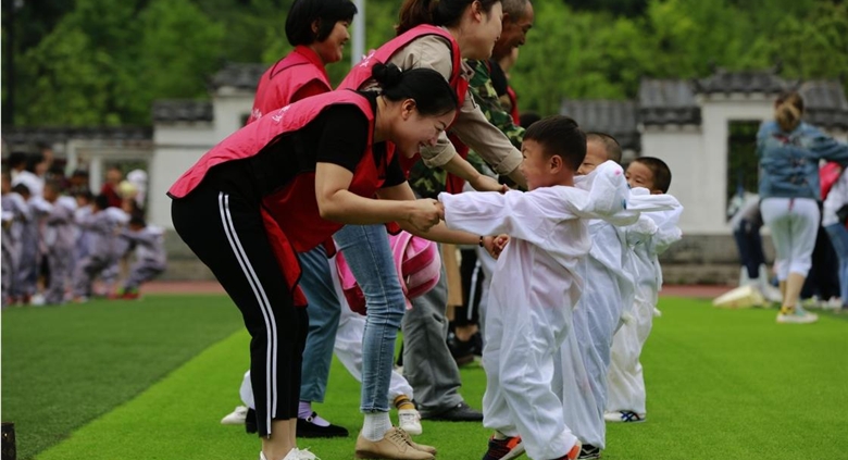 【射洪永逸广场】珍惜每一次陪伴孩子的时光